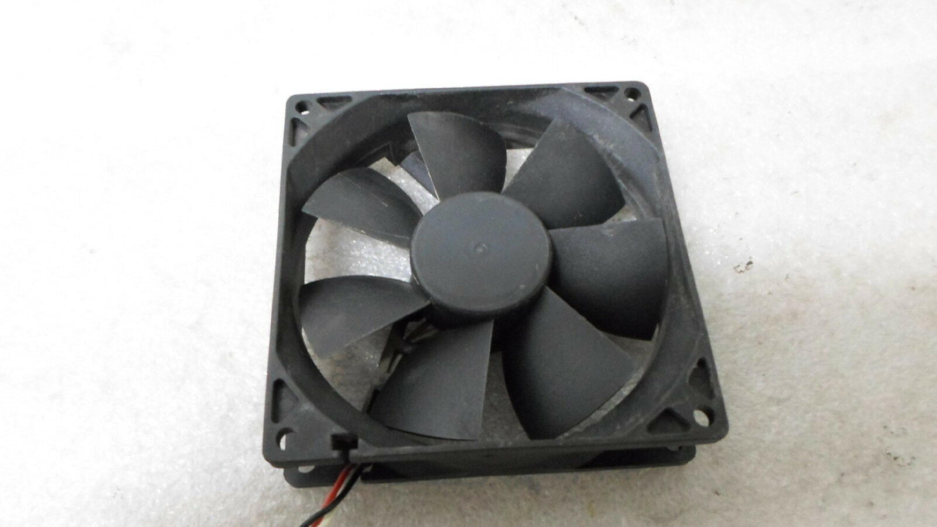 ARX FD1290-S2033E 12V DC 0.25A, MEDIUM SPEED 92MM X 25MM 3 PIN FAN