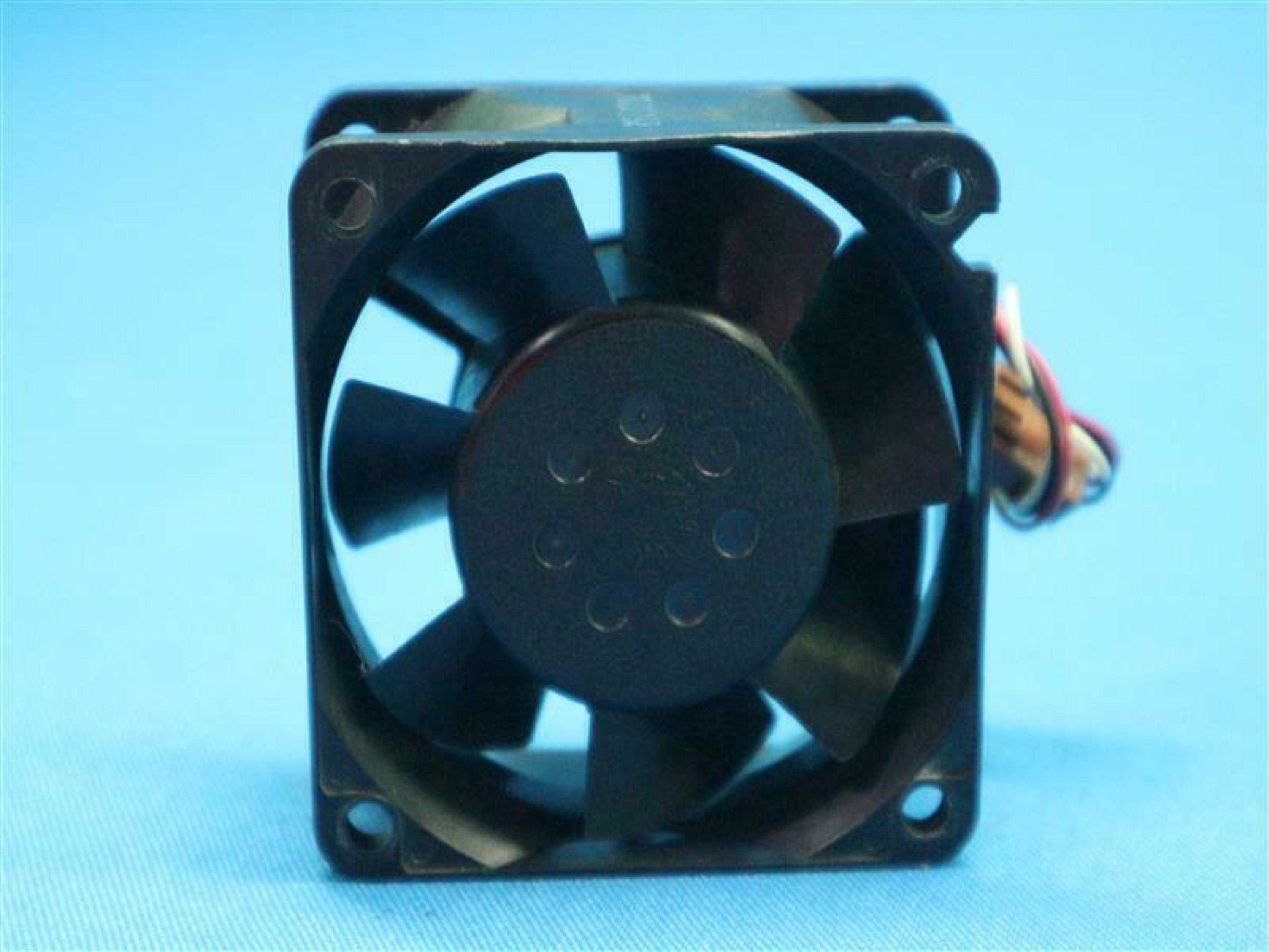 MINEBEA ELECTRONICS LTD 2410ML-04W-B69 12V DC 0.40AMP 3WIRE BRUSHLESS FAN 60X60X25MM