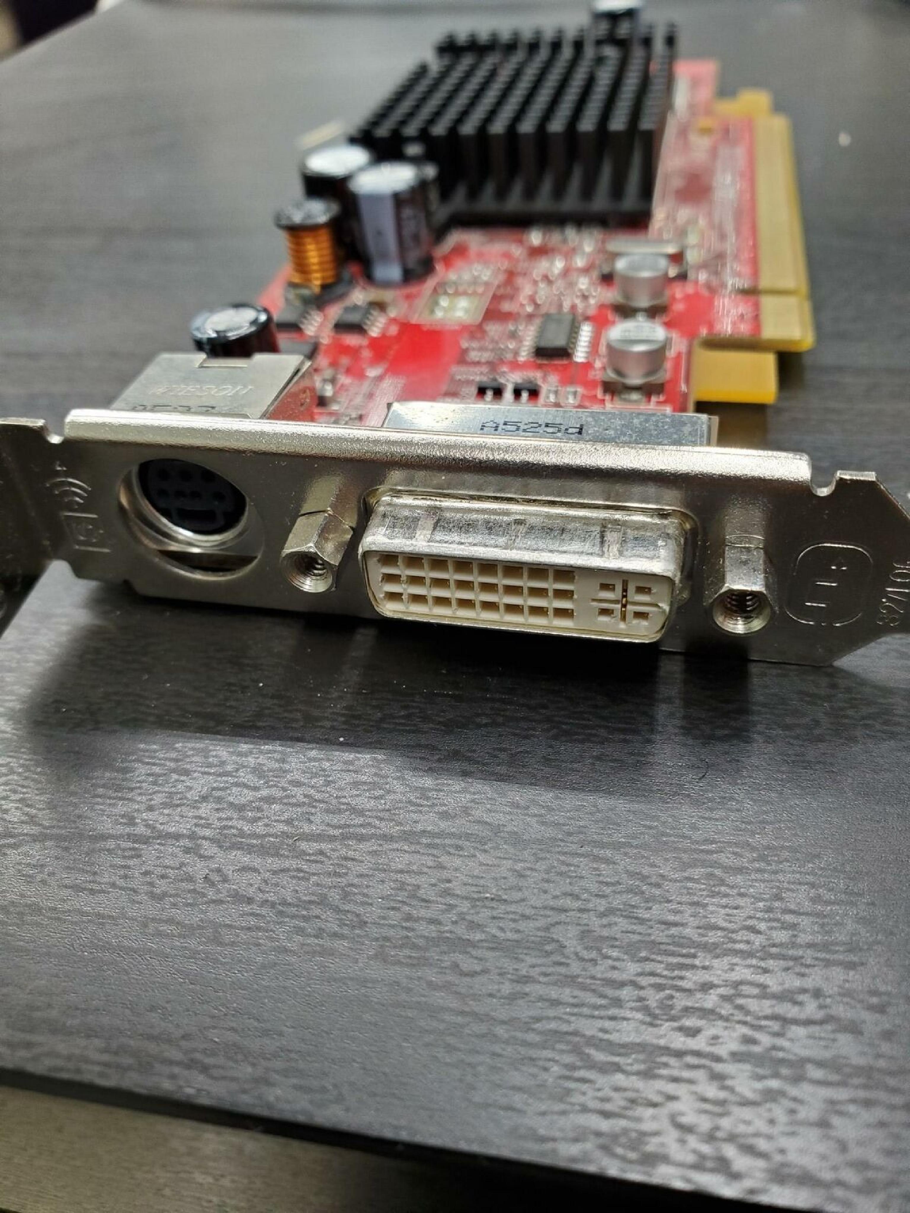 ATI 0H9142 RADEON X600 LOW PROFILE SFF DVI PCI EXPRESS VIDEO CARD 128MB