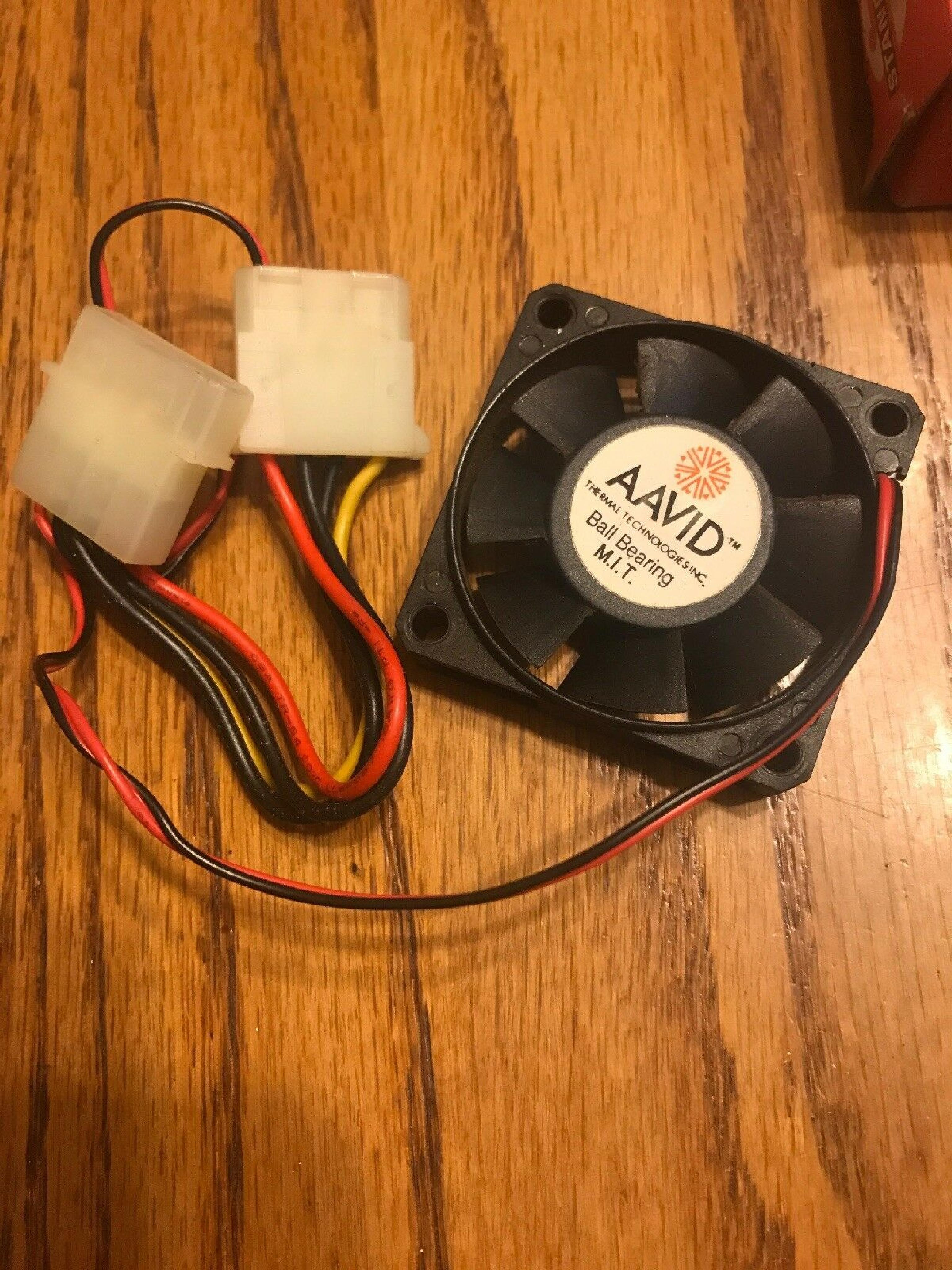 INNOVATIVE IND. BS501212M DC BRUSHLESS CPU COOLING FAN 12V 0.07A 2-WIRE