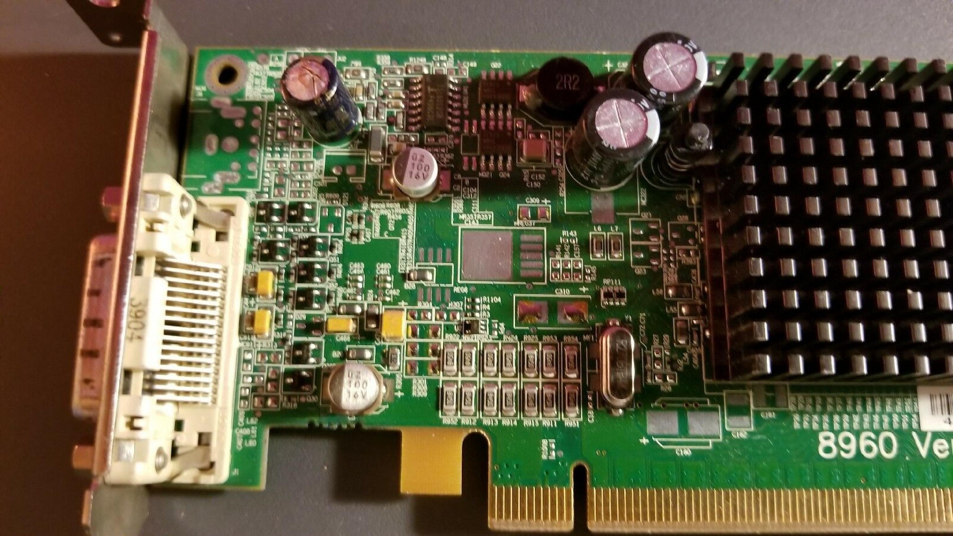 ATI 8960 VER 130 128MB PCI-E RADEON X300 VIDEO CARD WITH DMS59 PORT