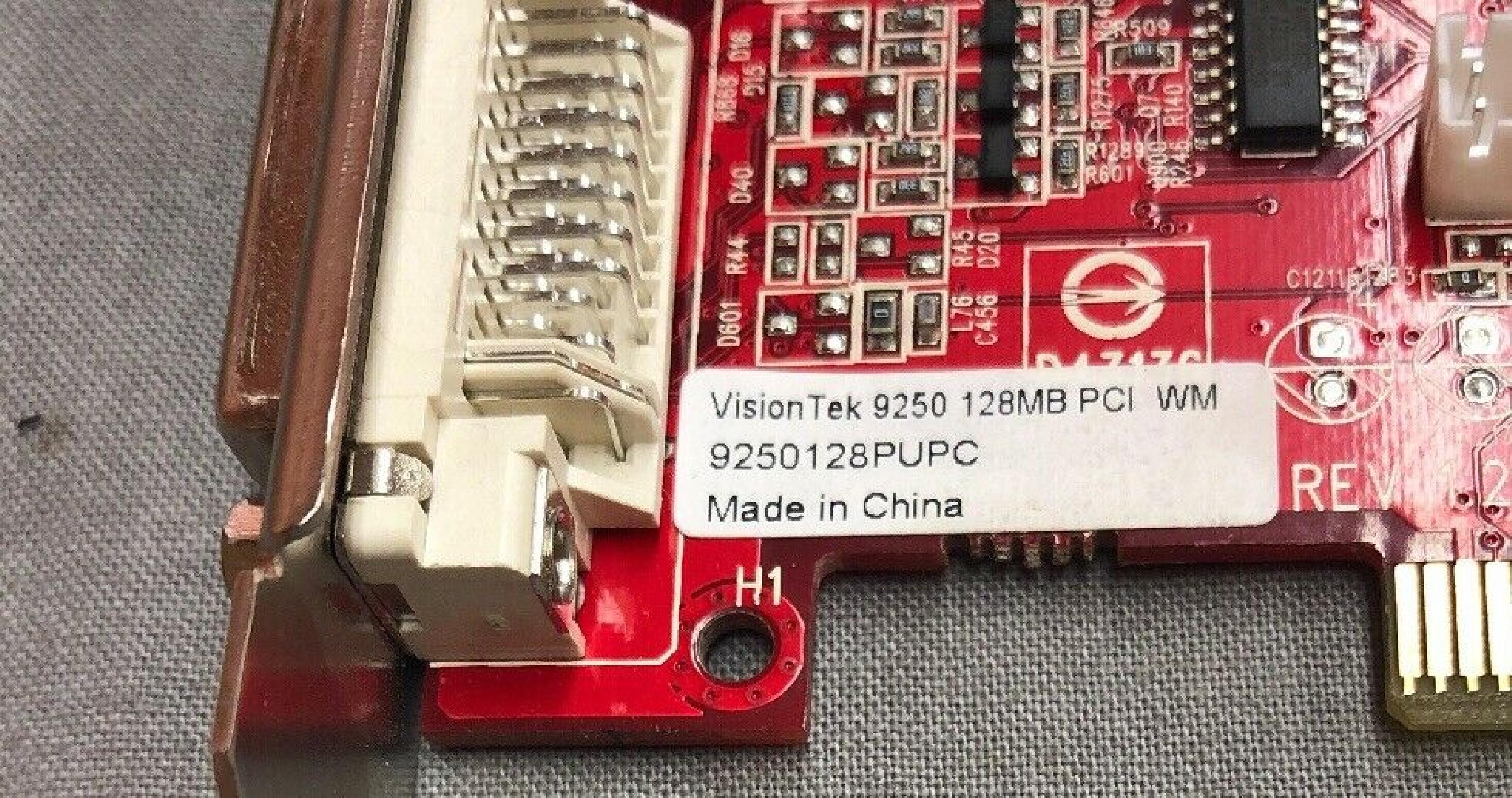 ATI 109-A06200-00B VISION TEK, VT-9250-128P, V/D/VO PCI CARD.