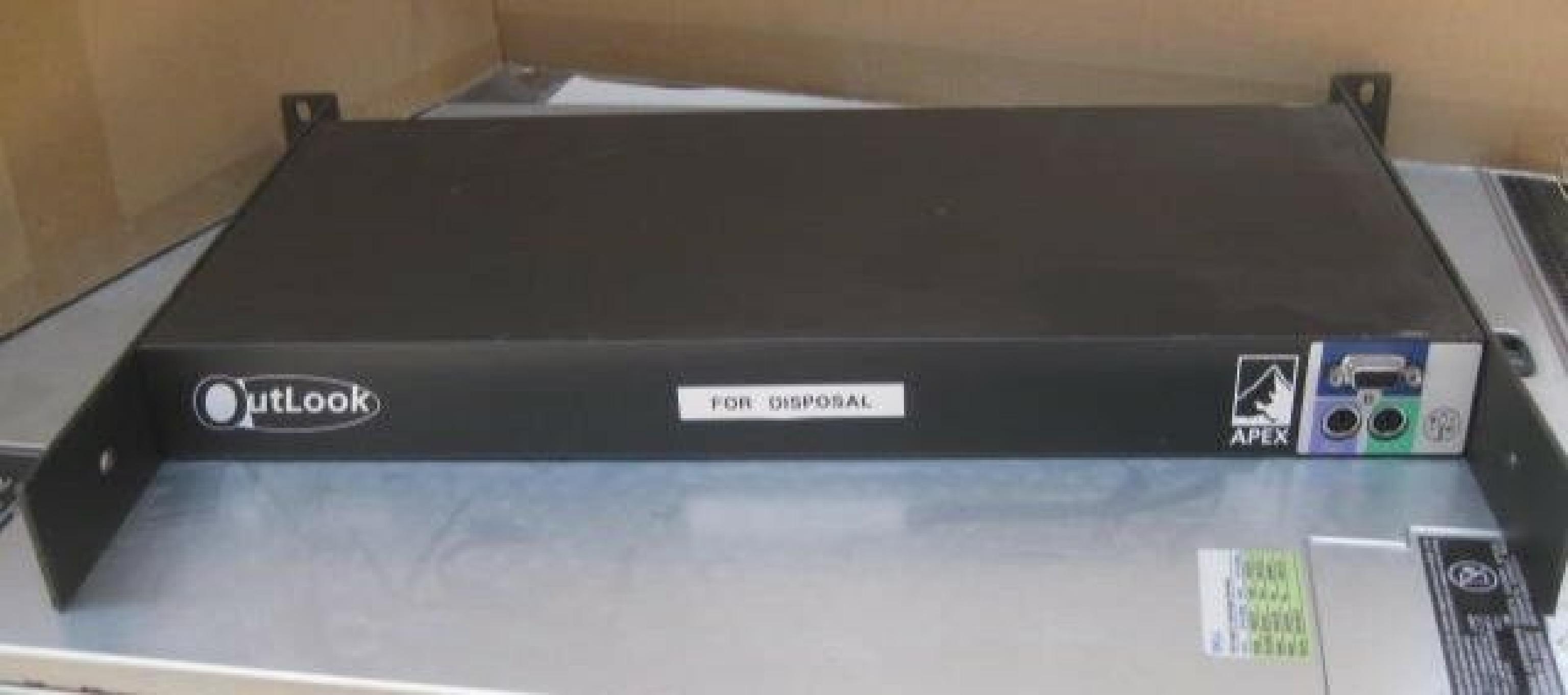 APEX 09N4291 OUTLOOK 8 PORT KVM SWITCH (IBM)