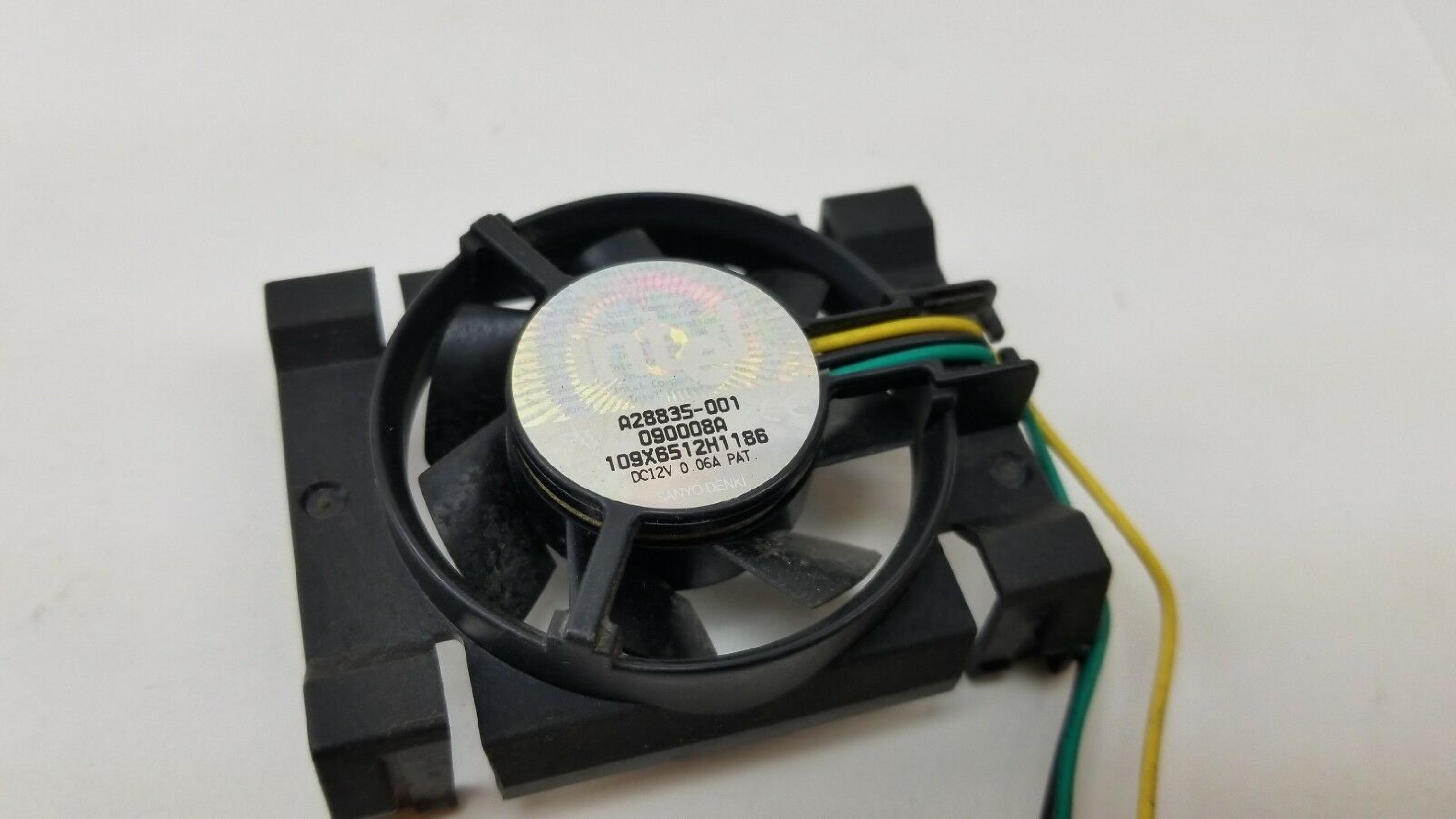 INTEL A28835-001 HEATSINK FAN ASSY. 12VDC .06A 3-WIRE ONLY 3PIN