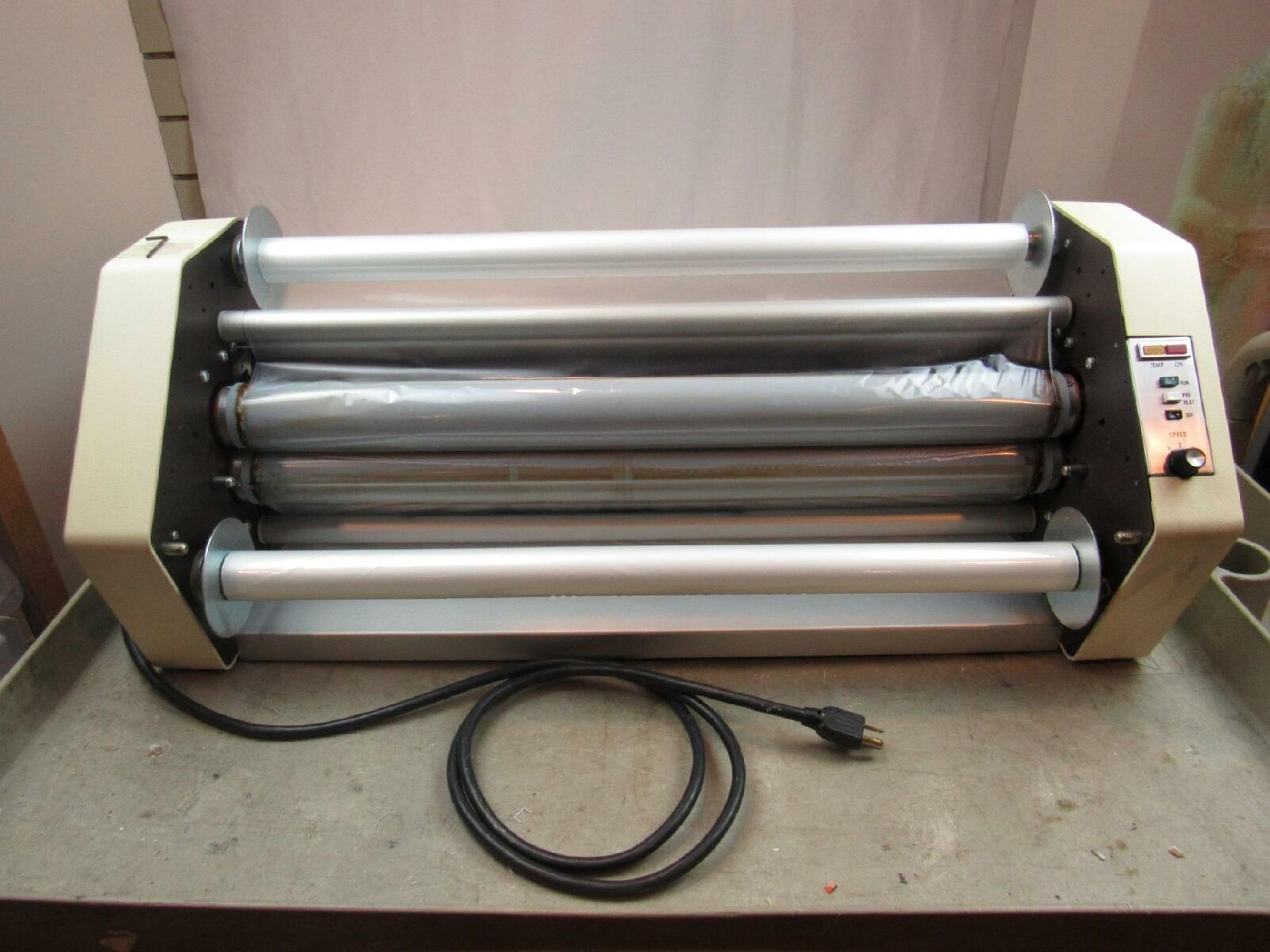 GBC 425LM-1 MODEL 425LM 25INCH HOT ROLL HEAT SEAL LAMINATOR