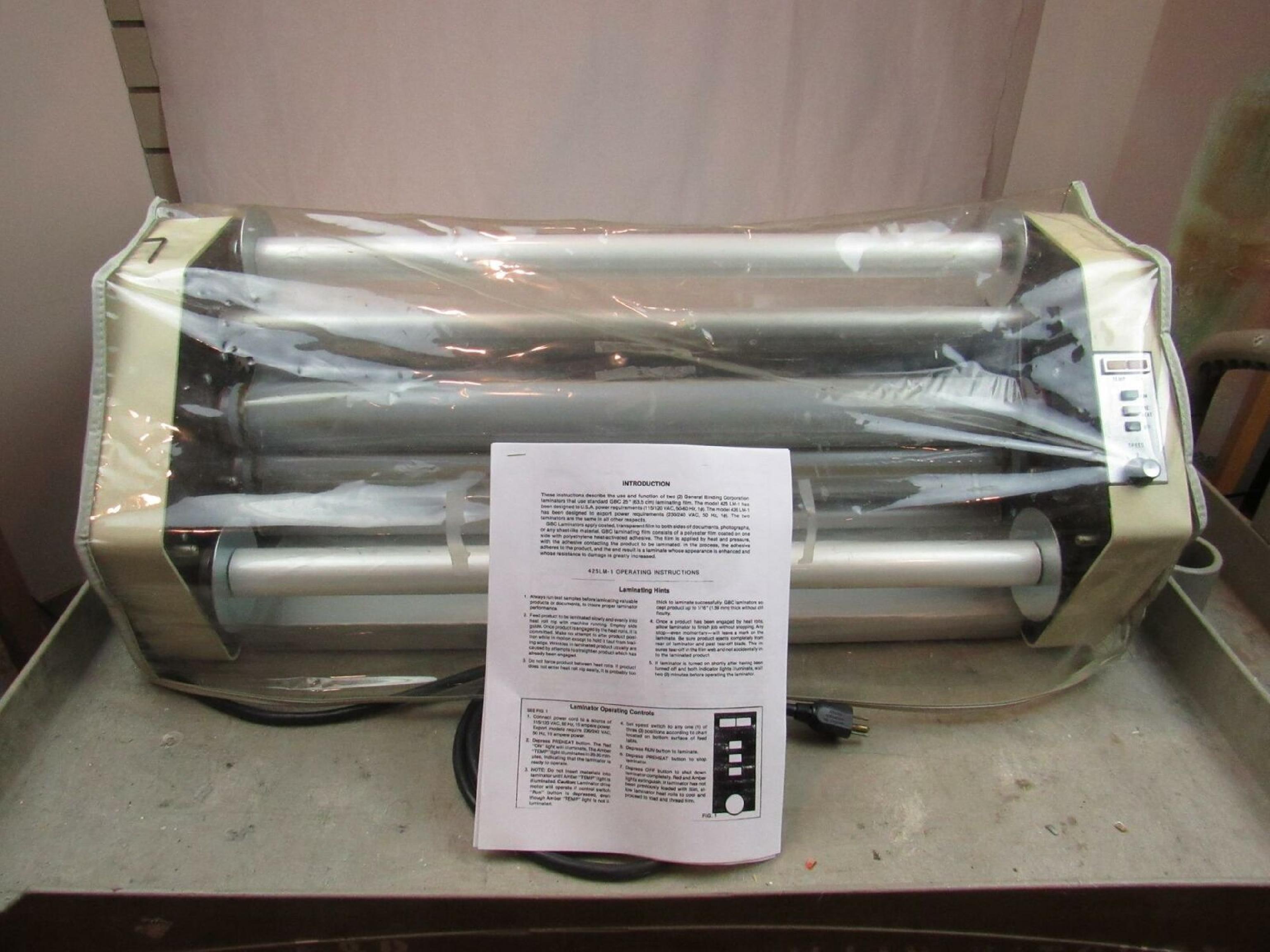 GBC 425LM-1 MODEL 425LM 25INCH HOT ROLL HEAT SEAL LAMINATOR