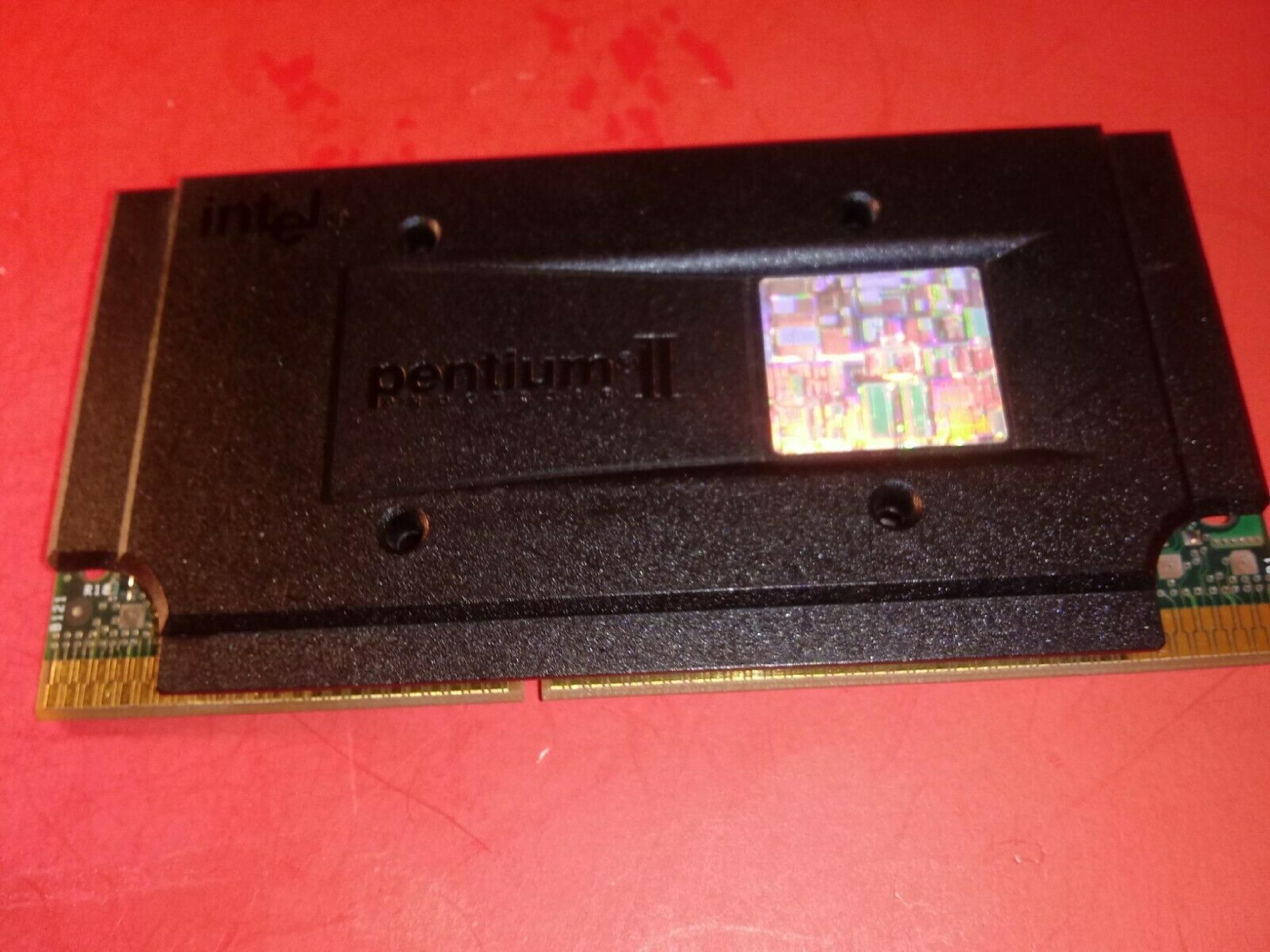 INTEL 80523PY350512PE 350 P II 350MHZ CPU SLOT 1 SL2ZQ 2503114 Intel Pentium Slot / SC242 MHz 512 KB unified cache