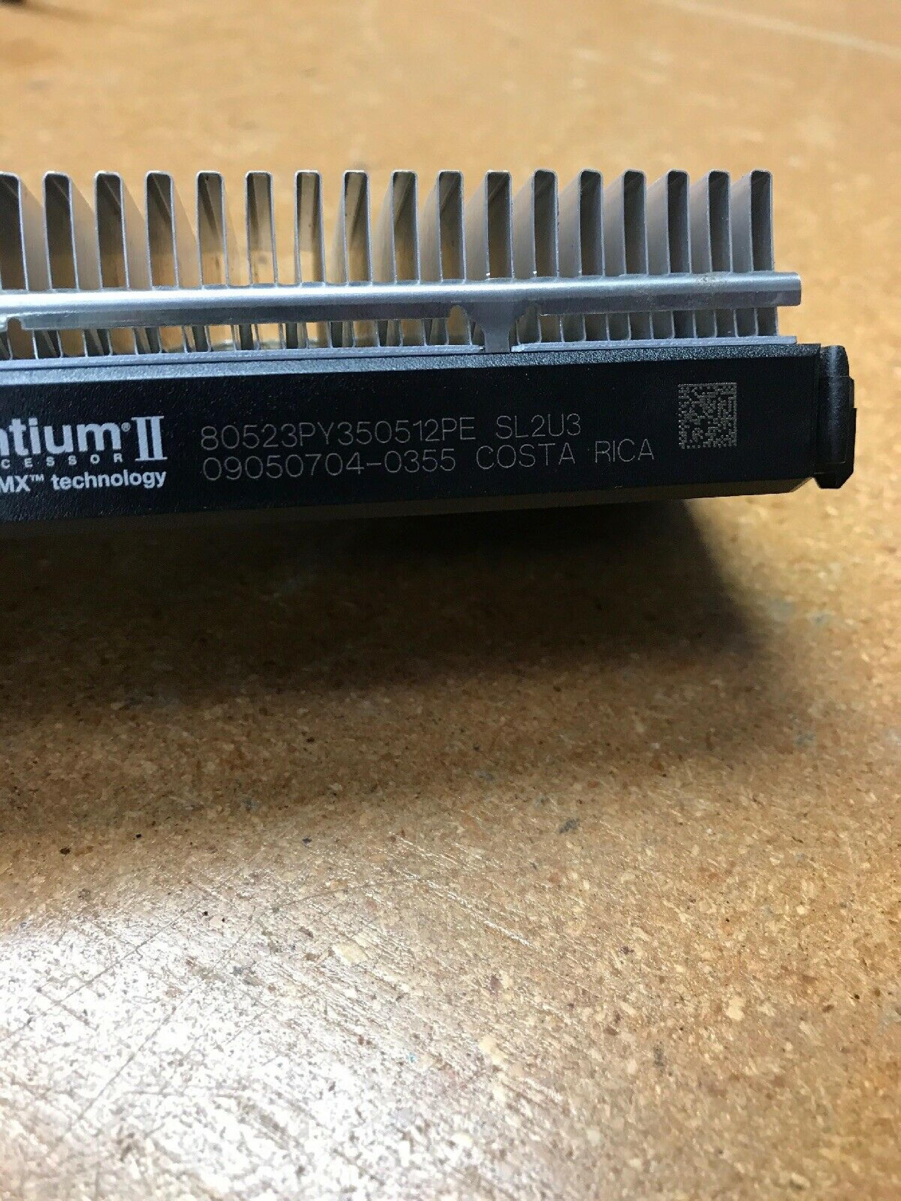 INTEL 80523PY350512PE 350 P II 350MHZ CPU SLOT 1 SL2ZQ 2503114 Intel Pentium Slot / SC242 MHz 512 KB unified cache