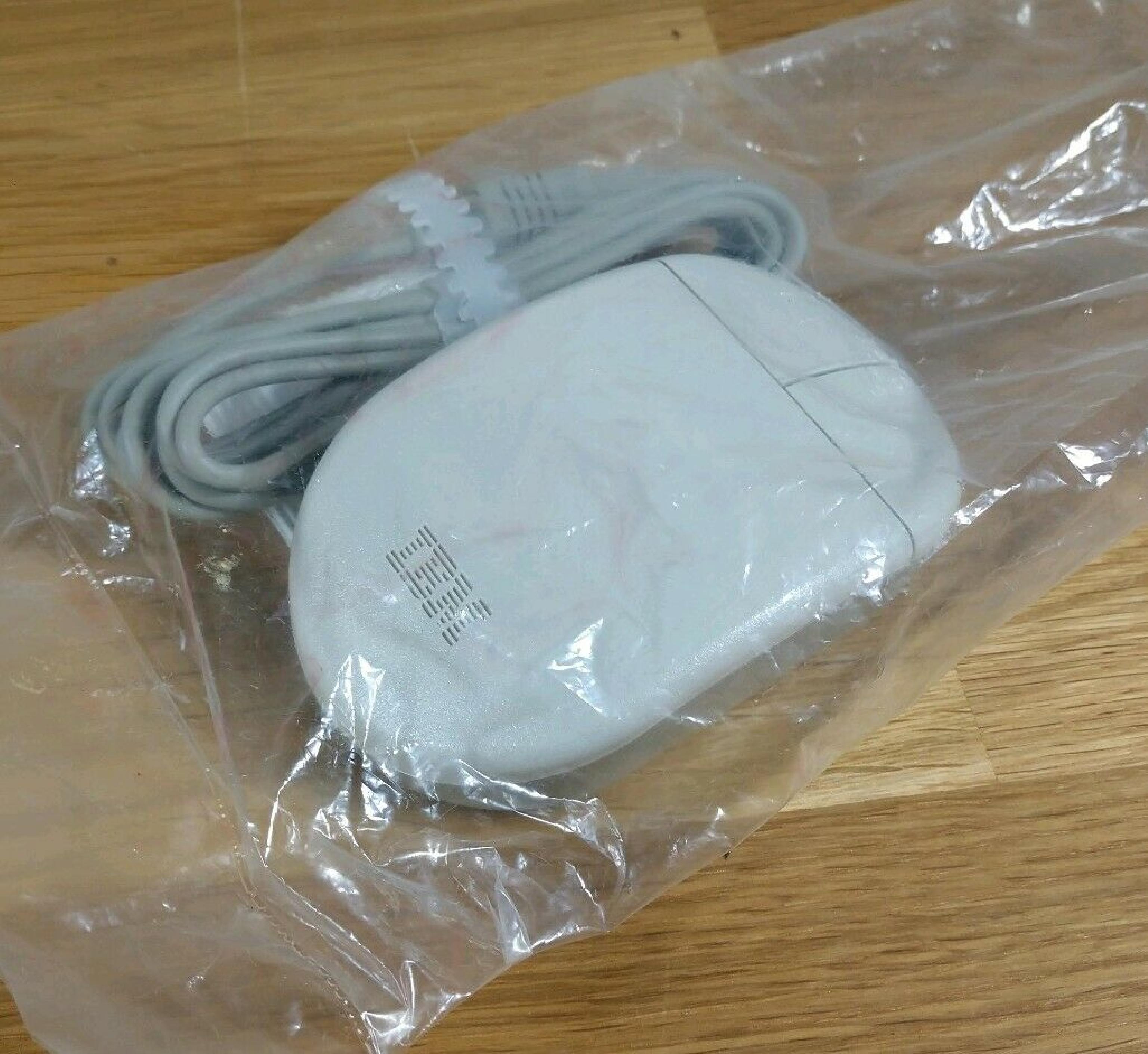 IBM 33G5430 2 BUTTON MOUSE, PS/2 ERGONOMIC, WHITE