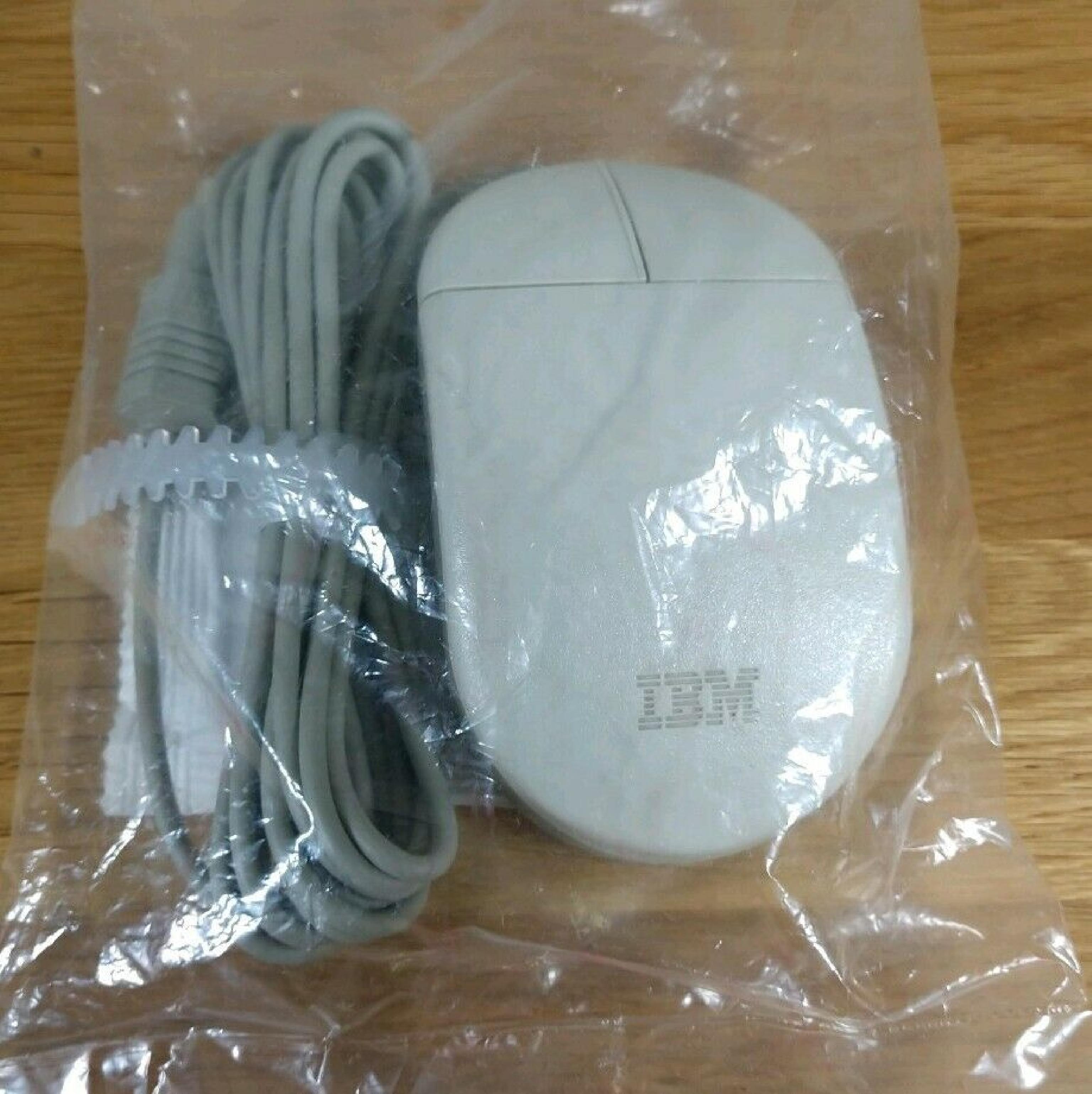 IBM 33G5430 2 BUTTON MOUSE, PS/2 ERGONOMIC, WHITE