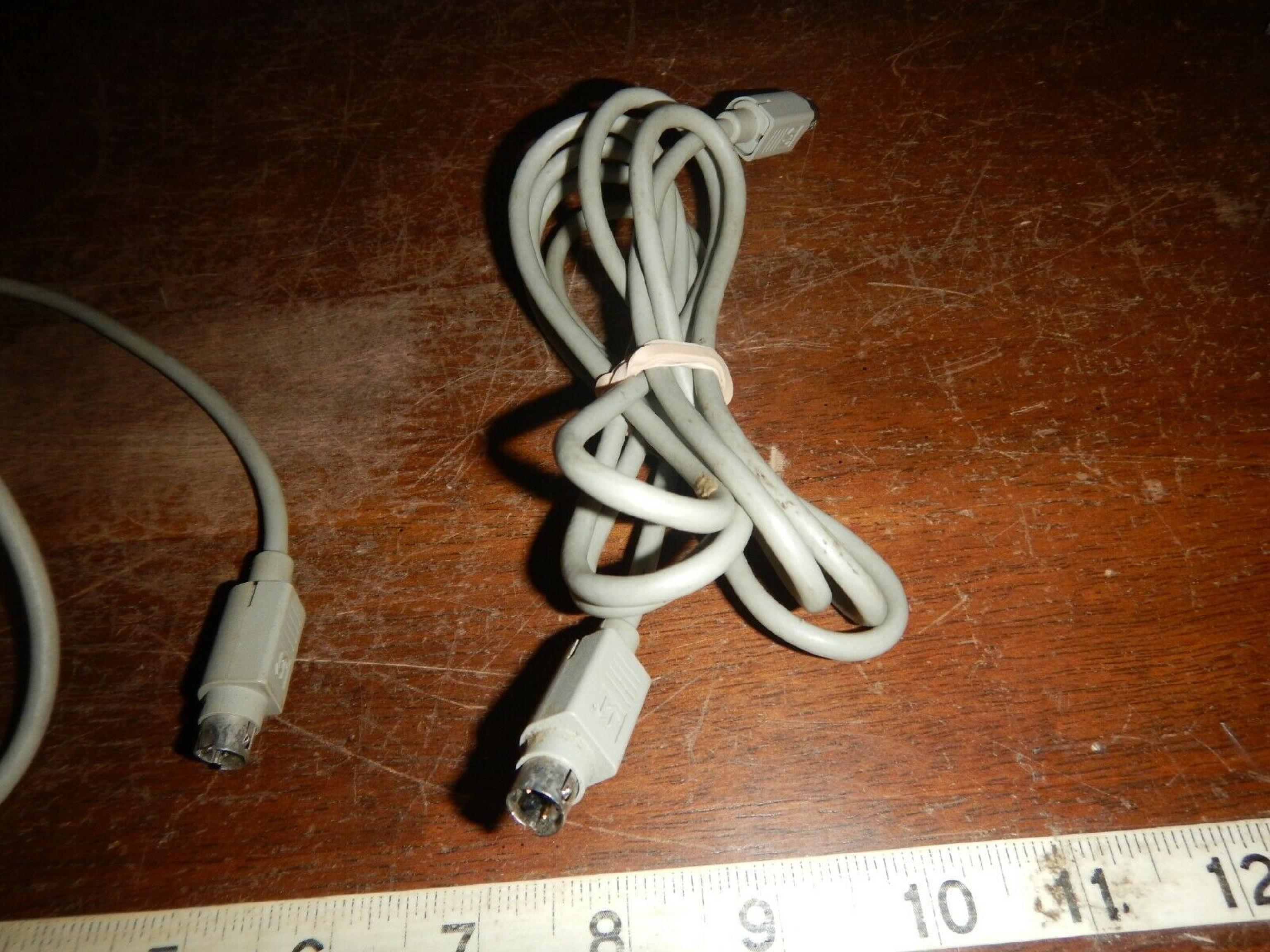 APPLE 590-0413-A MAC 3 PIN DIN CABLE 590-0413-A MALE TO MALE