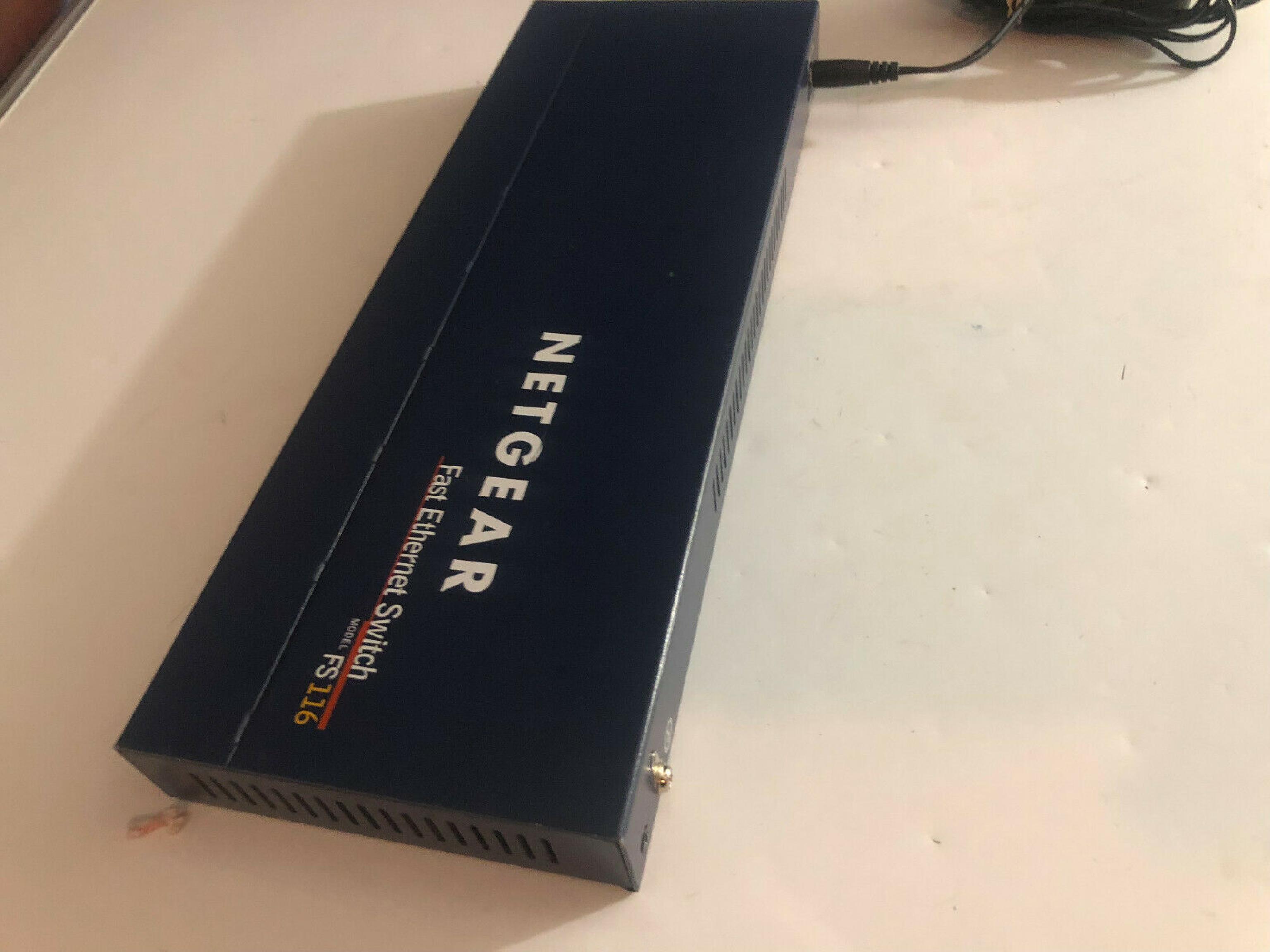 NETGEAR FS116 16 PORT FAST ETHERNET SWITCH WITH POWER SUPPLY