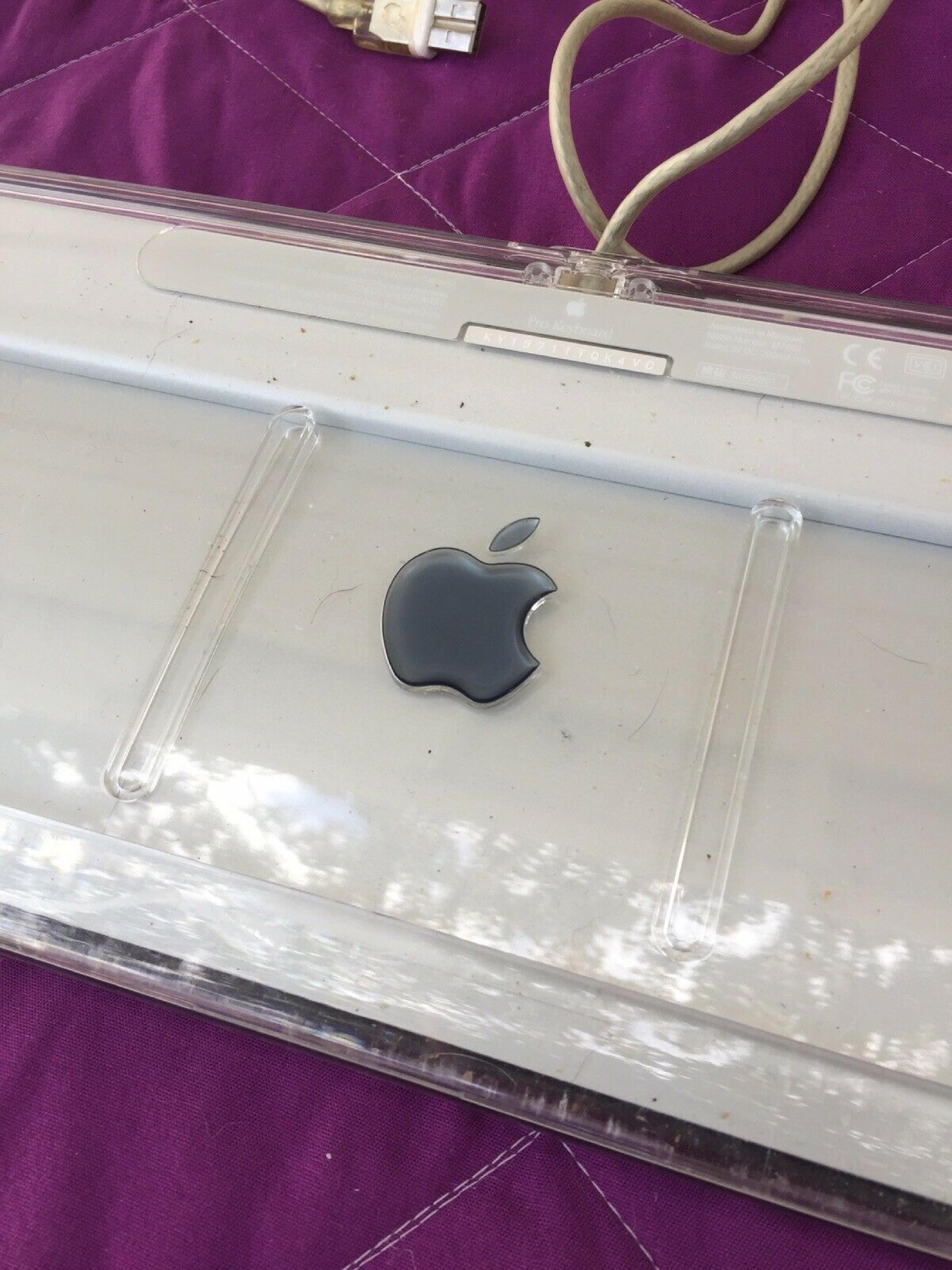 APPLE M7803 IMAC PRO KEYBOARD - PLASTIC CASE WHITE BLACK