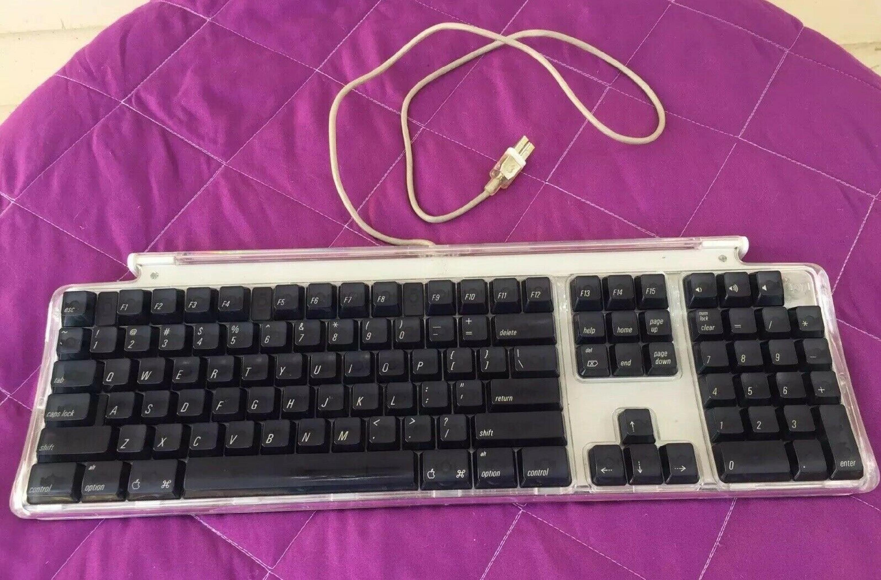 APPLE M7803 IMAC PRO KEYBOARD - PLASTIC CASE WHITE BLACK