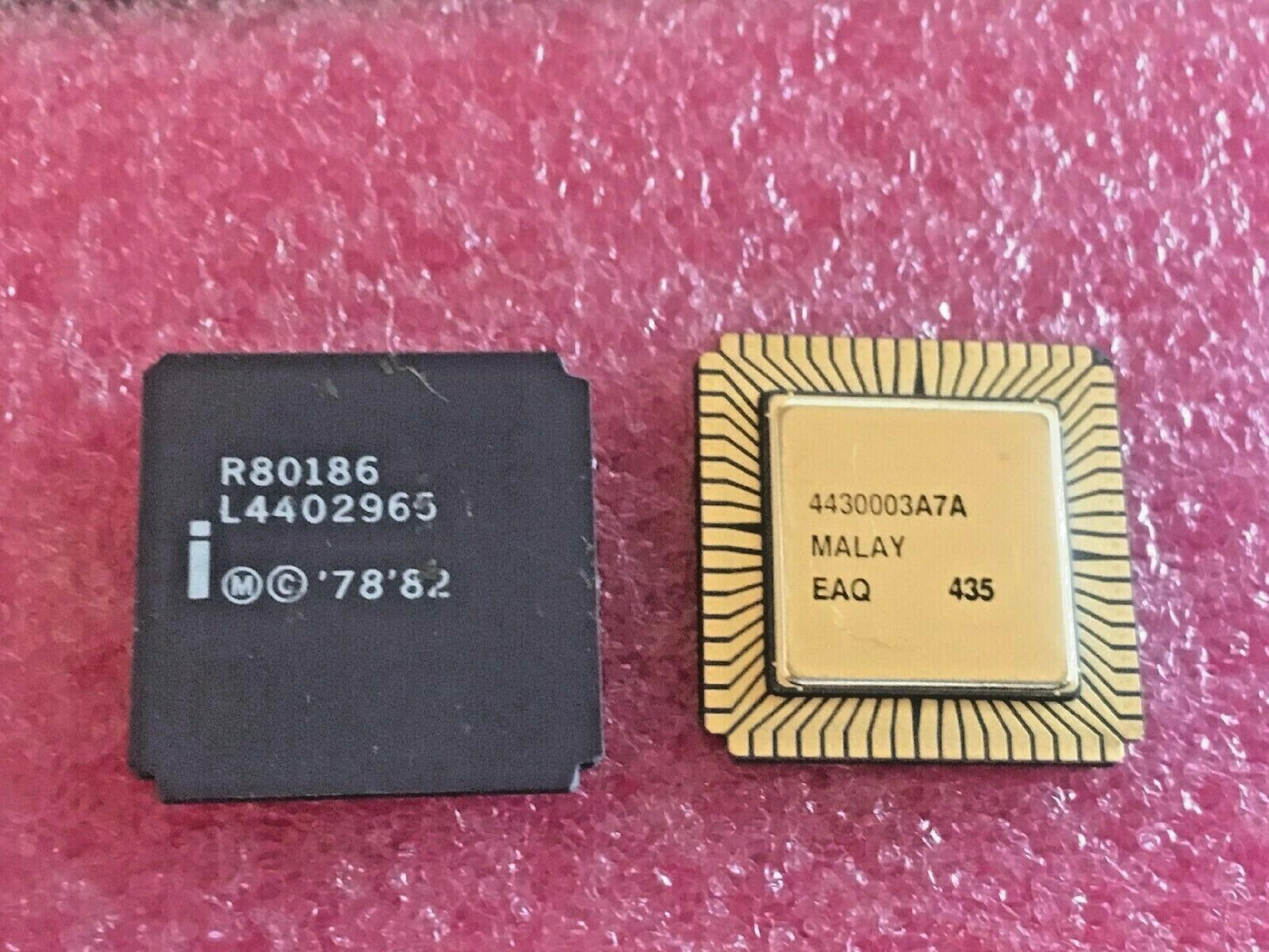 INTEL R80186 10MHZ GOLD CERAMIC LCC PROCESSOR CHIP I186