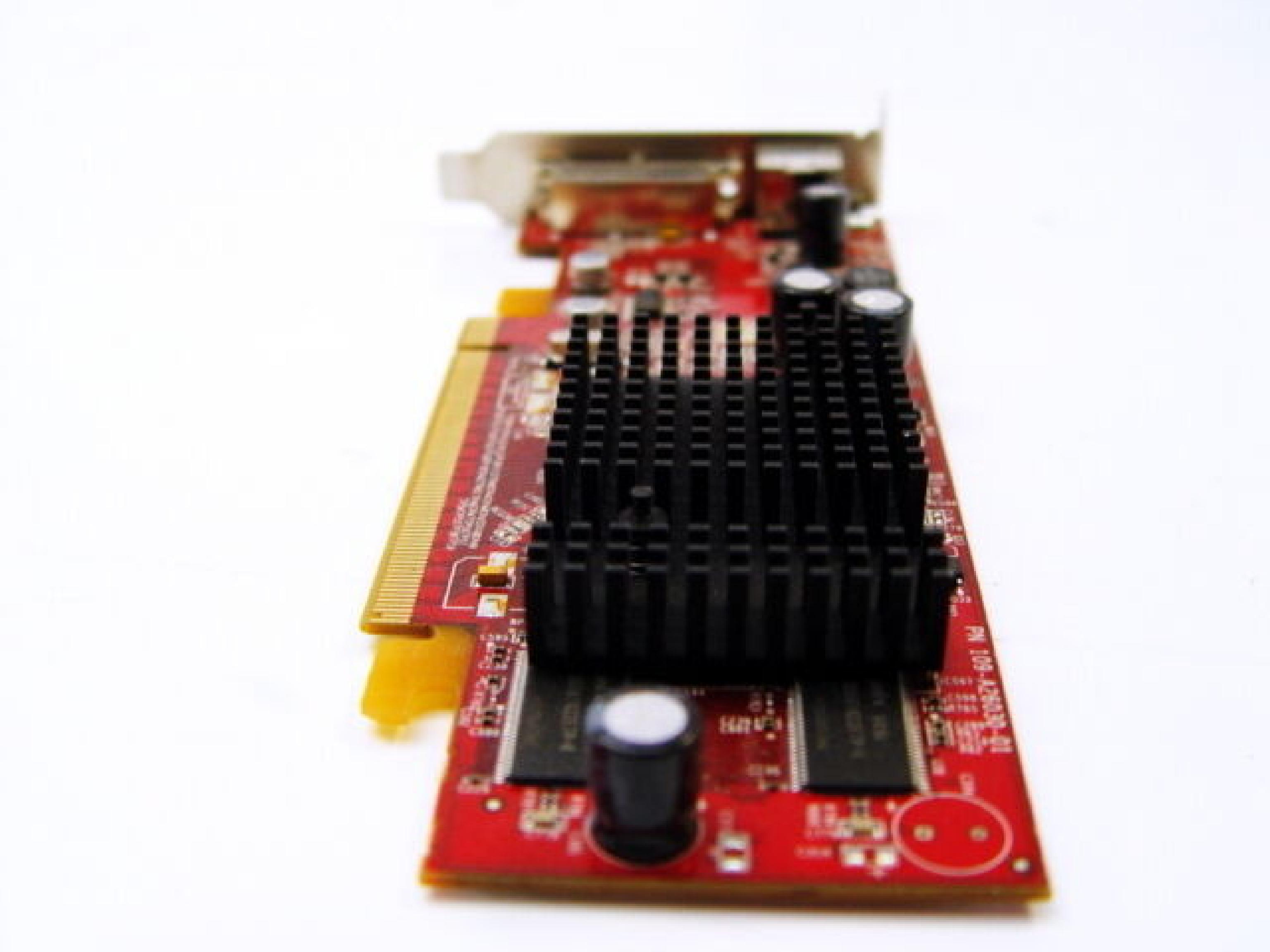 ATI 109-A26030-01 RADEON X600 128MB PCI EXPRESS VIDEO CARD S-VID DVI