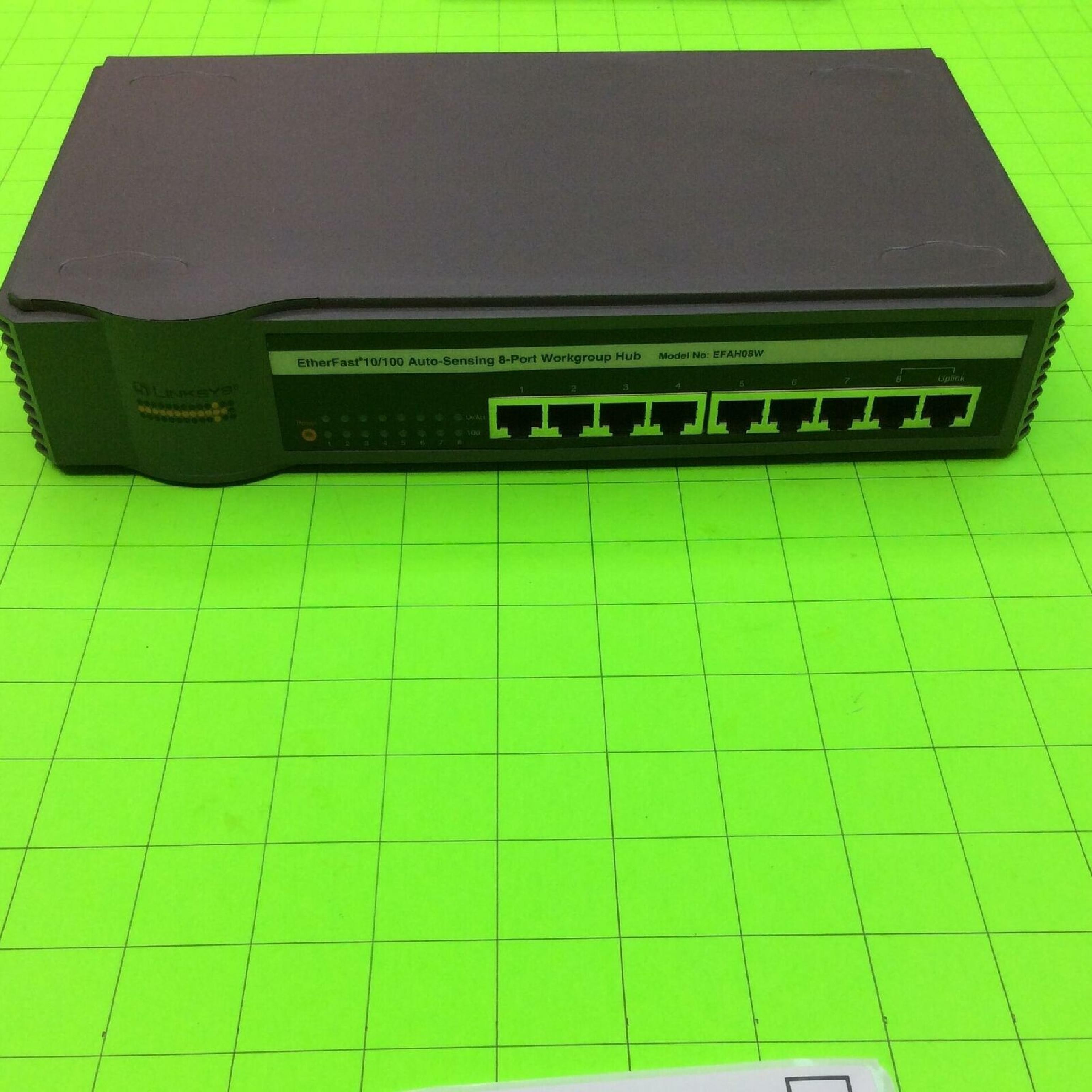 LINKSYS EFAH08W ETHERFAST 10/100 AUTO-SENSING 8-PORT WORKGROUP HUB