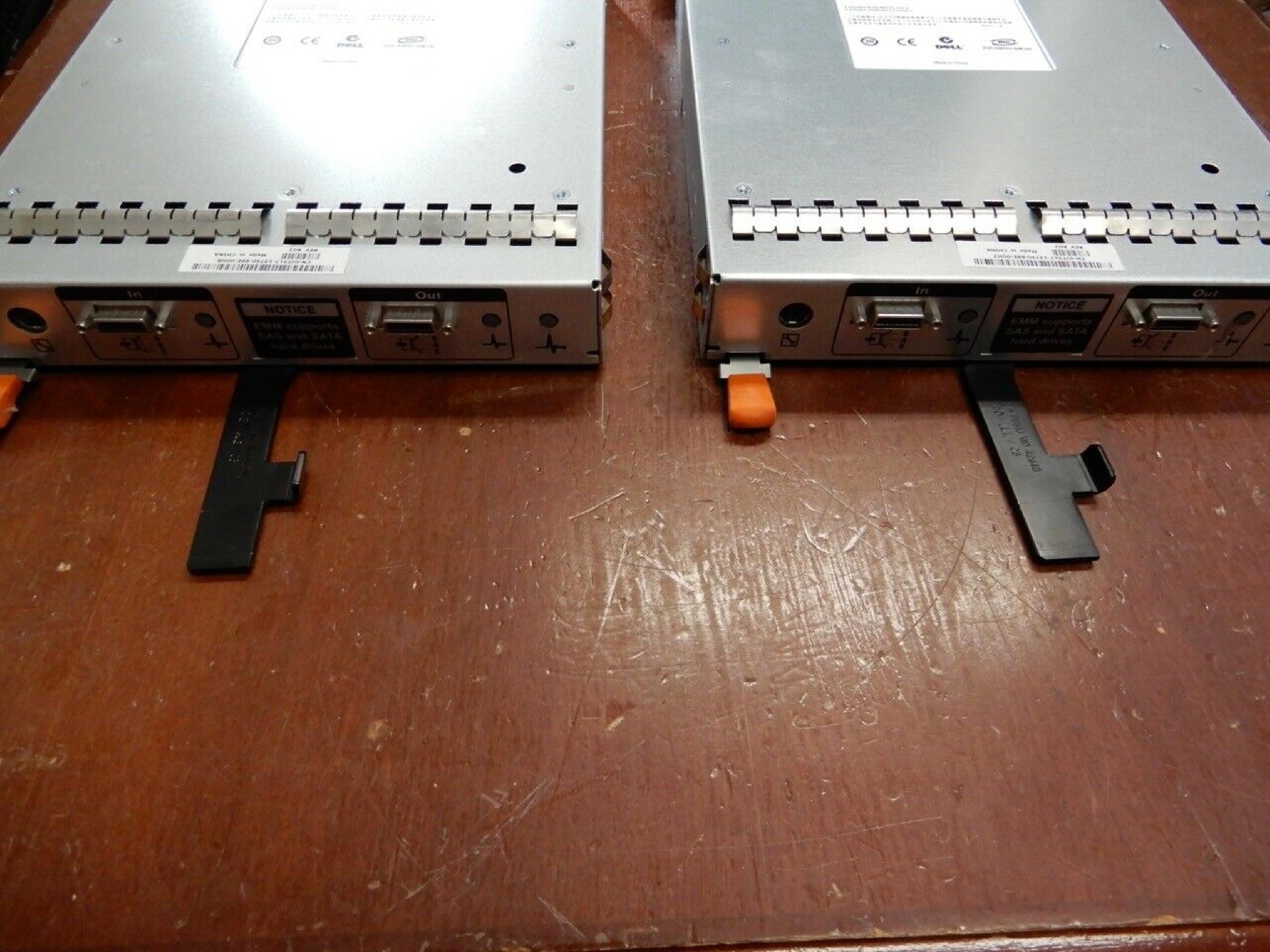 DELL 0JT517 POWERVAULT MD1000 SAS/SATA INTERFACE CONTROLLER MODULE